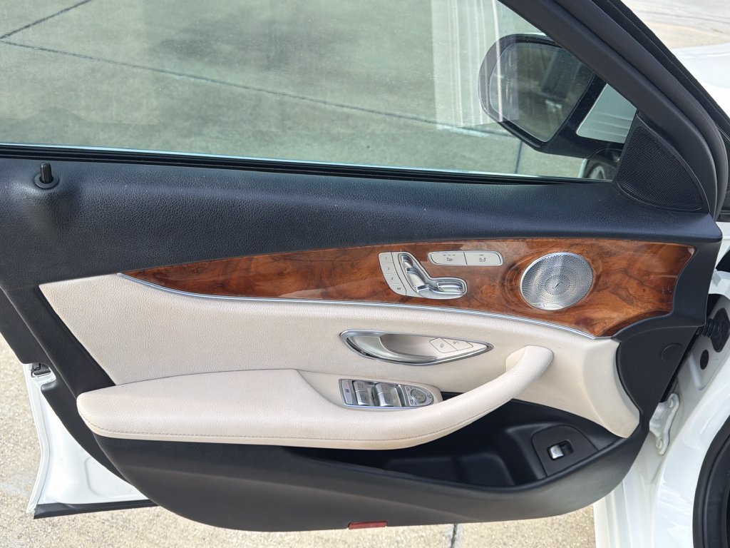 Used 2017 Mercedes-Benz E 300 image 15