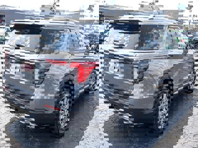 Certified 2025 Ford Explorer Platinum image 6