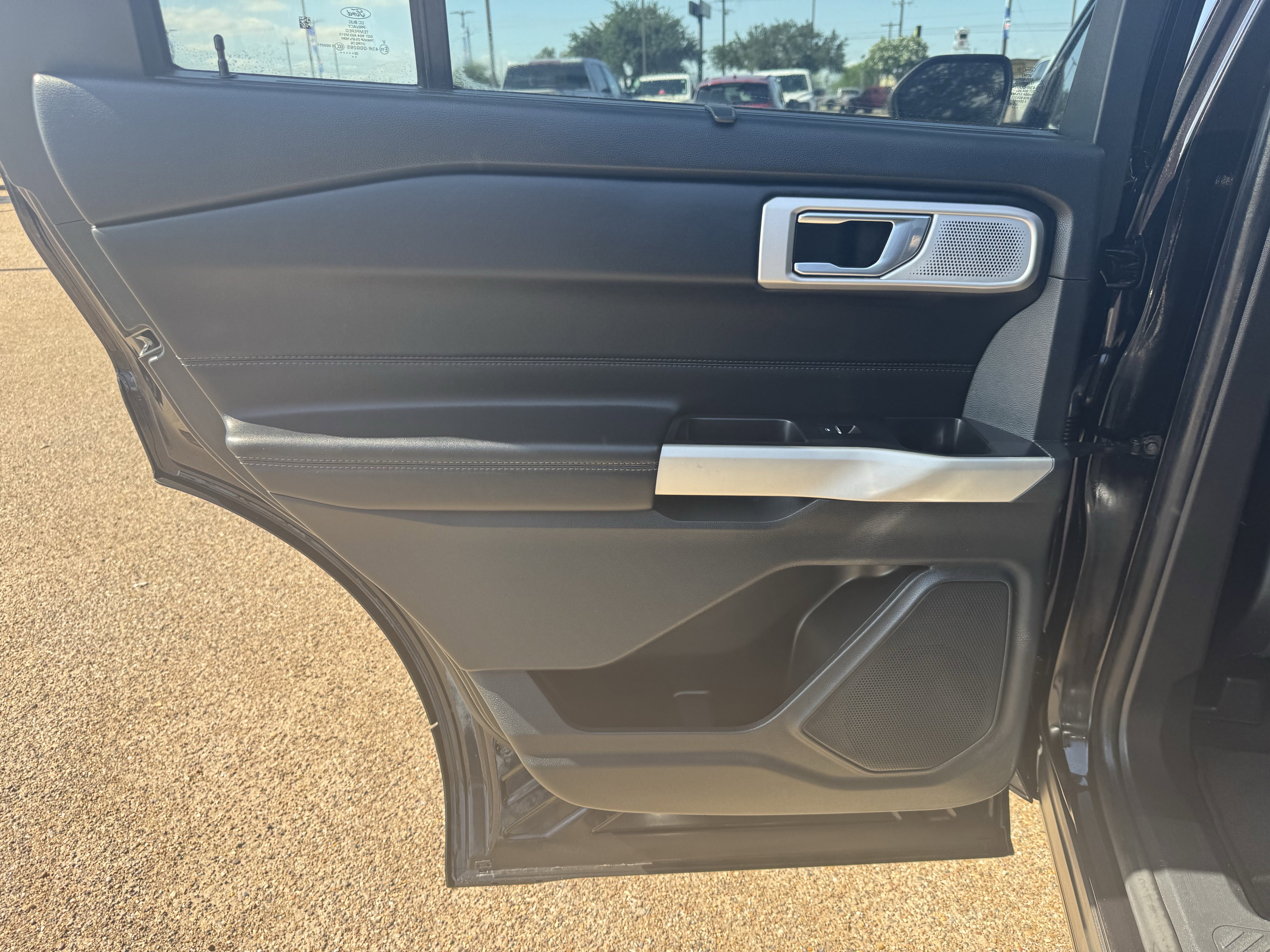 Certified 2022 Ford Explorer Limited w/ Limited Technology Package RWD image 24