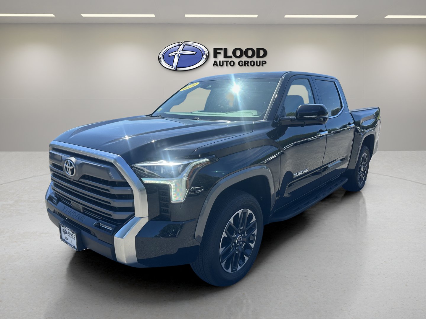 Used 2024 Toyota Tundra Limited AWD/4WD image 3