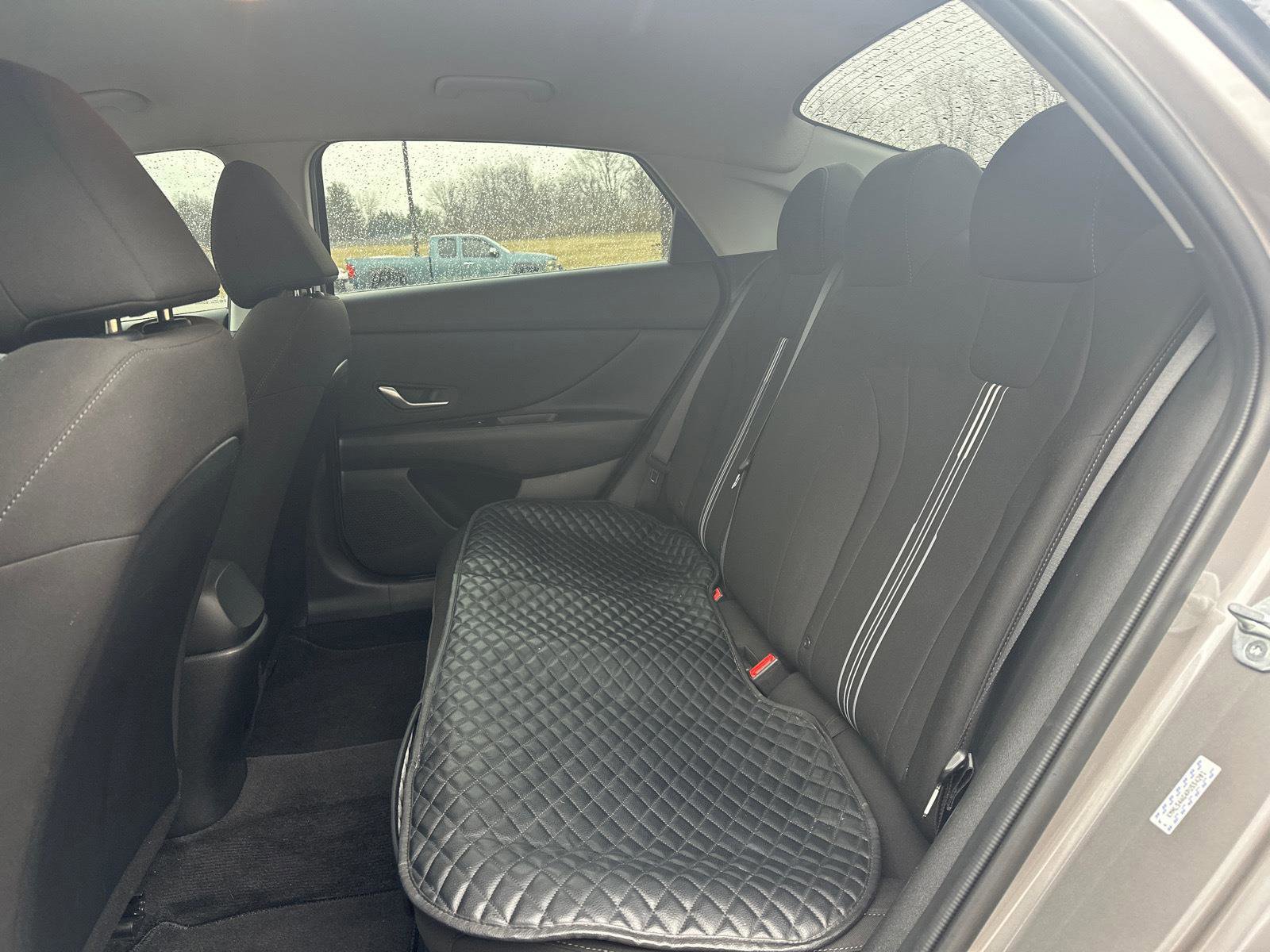 Used 2023 Hyundai Elantra SEL w/ Convenience Package image 11