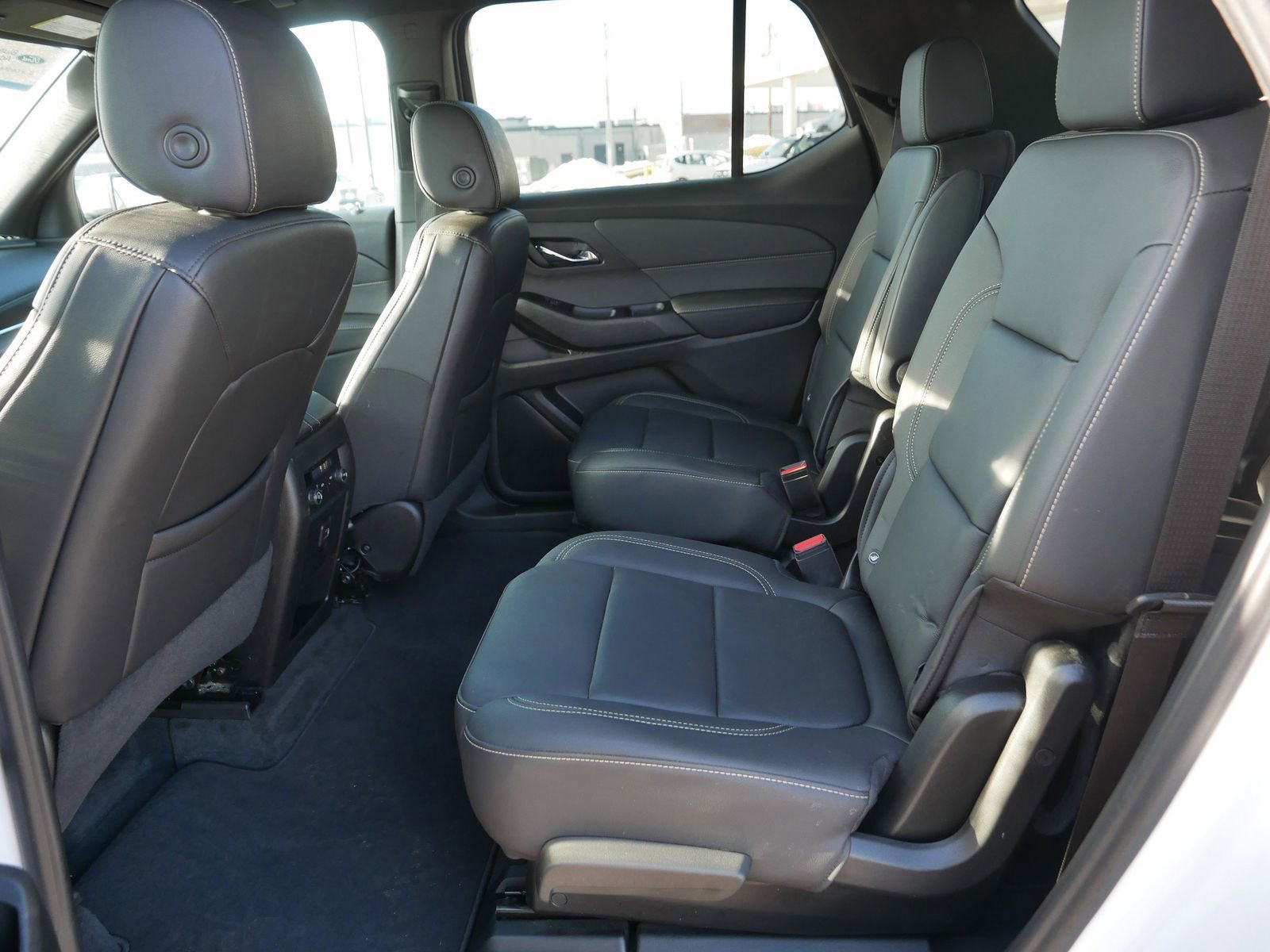 Used 2023 Chevrolet Traverse LT image 18