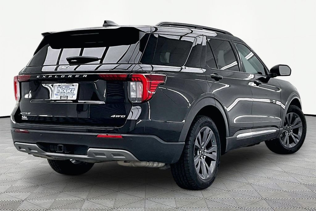 Certified 2025 Ford Explorer Active w/ Active Comfort Package AWD/4WD image 2