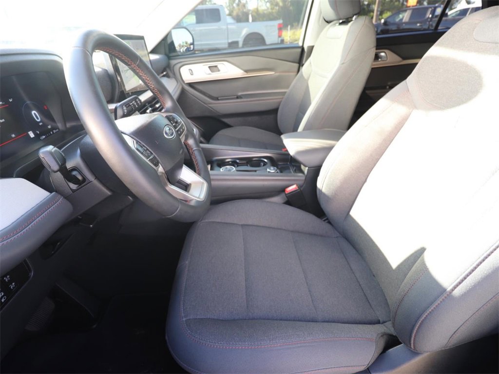 Certified 2025 Ford Explorer Active image 2