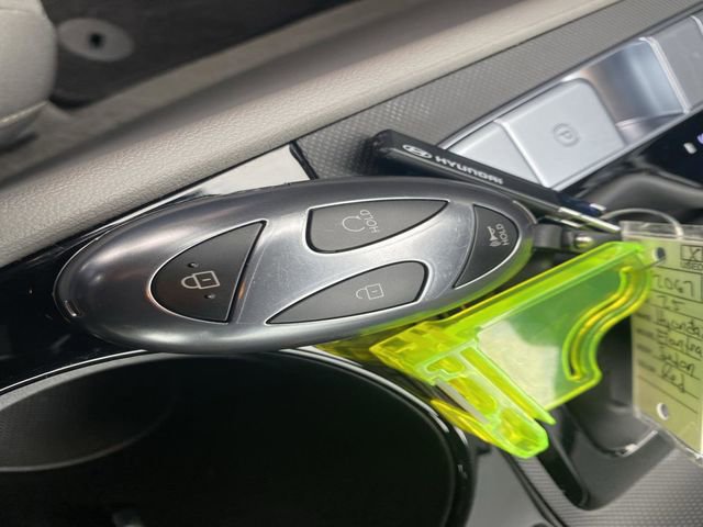 Used 2025 Hyundai Elantra SEL w/ Cargo Package image 34