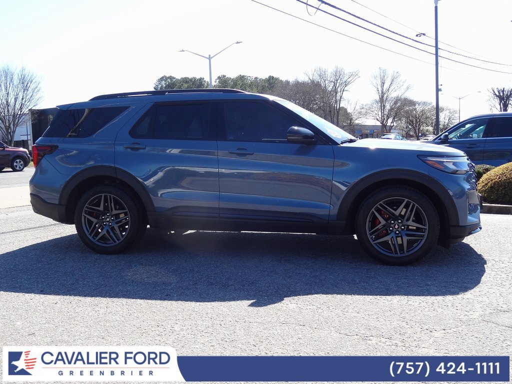 Certified 2025 Ford Explorer ST w/ Sun And Sound Package image 5