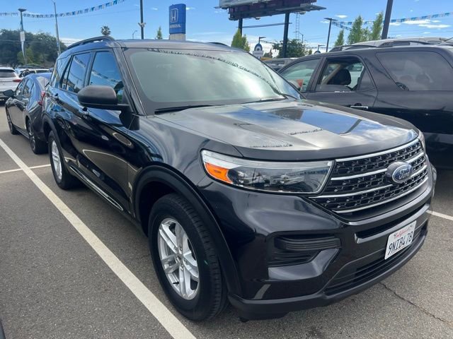 Certified 2020 Ford Explorer XLT w/ Comfort Package AWD/4WD image 4