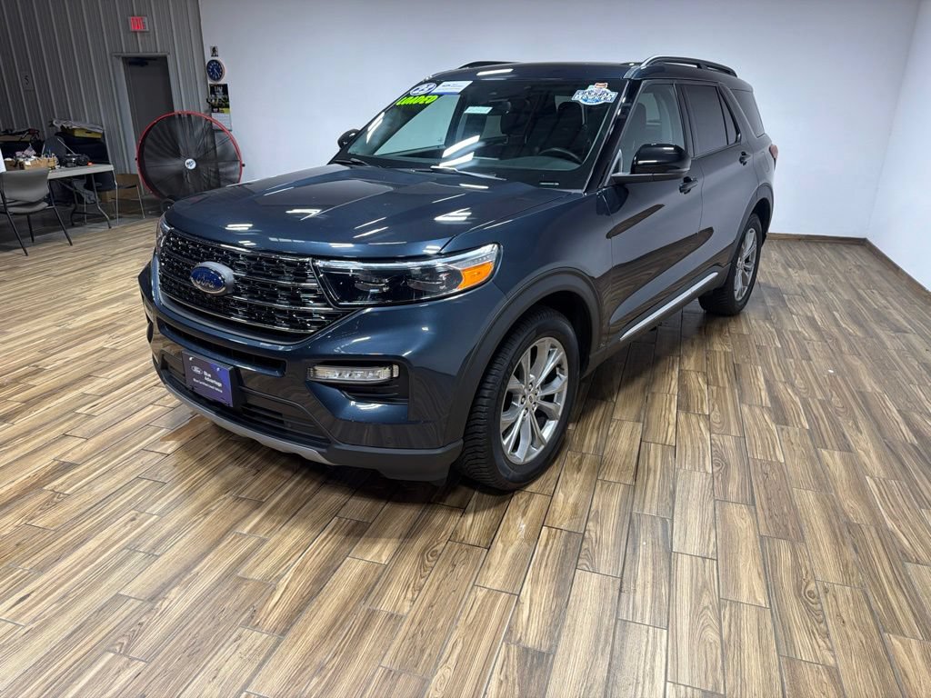 Certified 2023 Ford Explorer XLT w/ Equipment Group 202A AWD/4WD image 5
