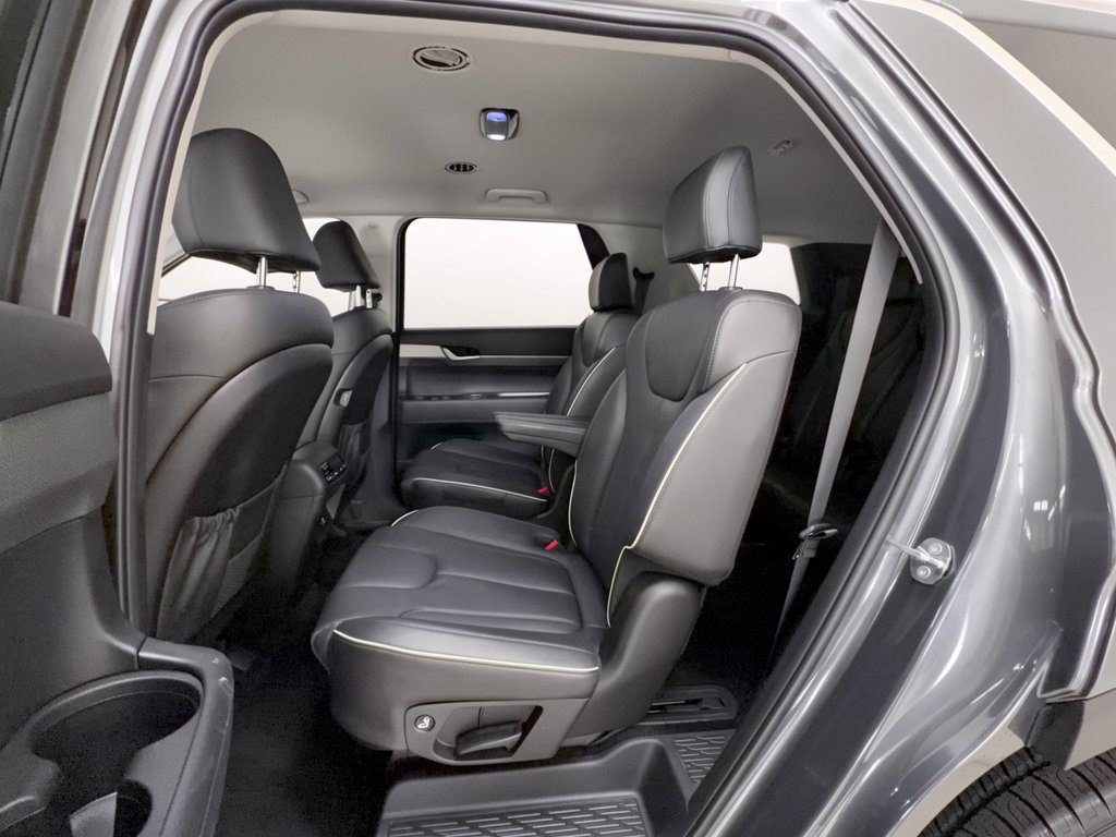 Used 2025 Hyundai Palisade SEL FWD image 25
