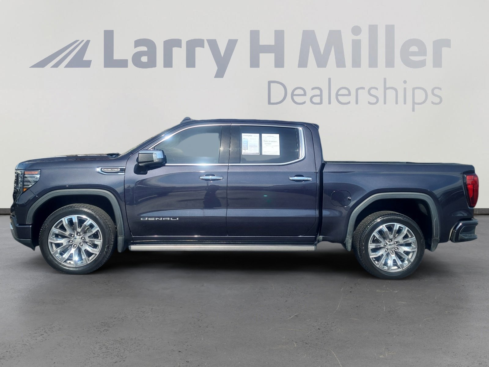Used 2023 GMC Sierra 1500 Denali w/ Denali Reserve Package image 2