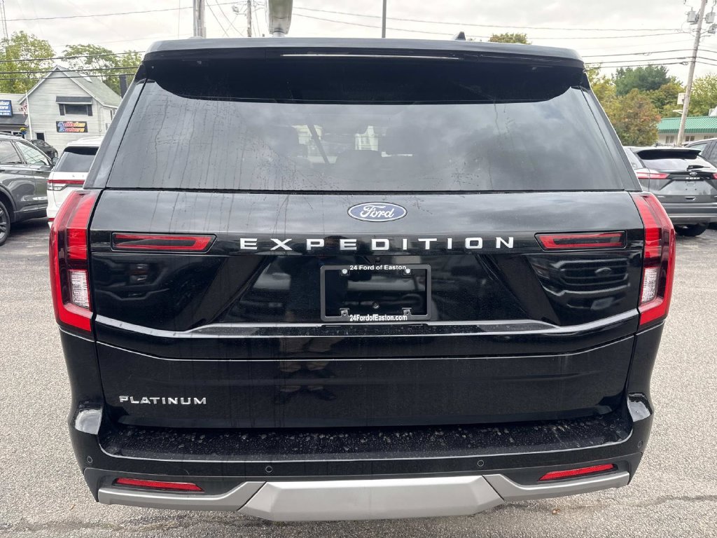 Certified 2025 Ford Expedition Platinum w/ Driver's Package AWD/4WD image 4