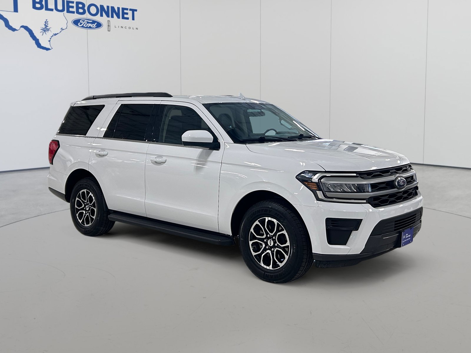 Certified 2024 Ford Expedition XLT RWD image 3