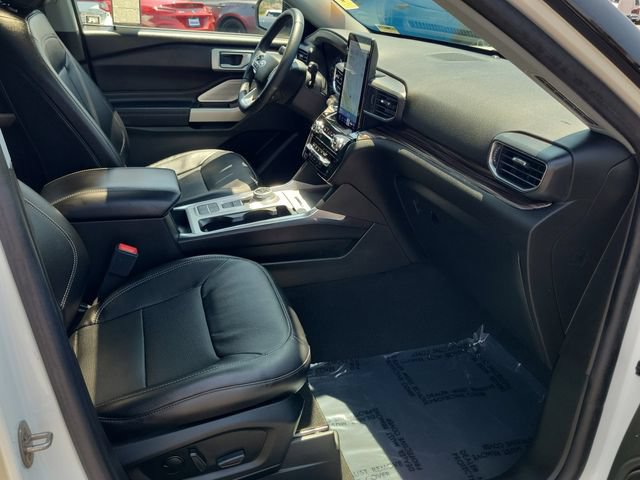 Certified 2023 Ford Explorer Limited w/ Limited Technology Package RWD image 18