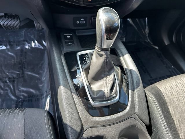 Used 2020 Nissan Rogue SV w/ Sun & Sound Touring Package AWD/4WD image 26