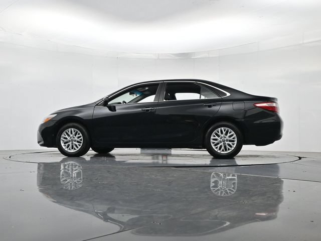 Used 2017 Toyota Camry LE FWD image 39