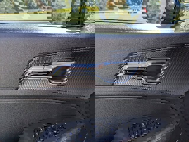 Used 2025 Kia Sportage LX image 13