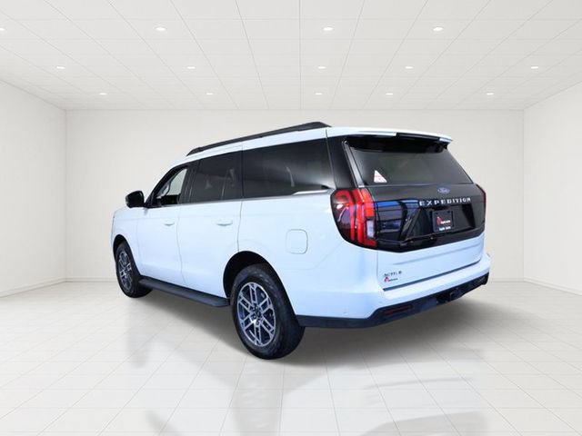 Certified 2025 Ford Expedition Active AWD/4WD image 4