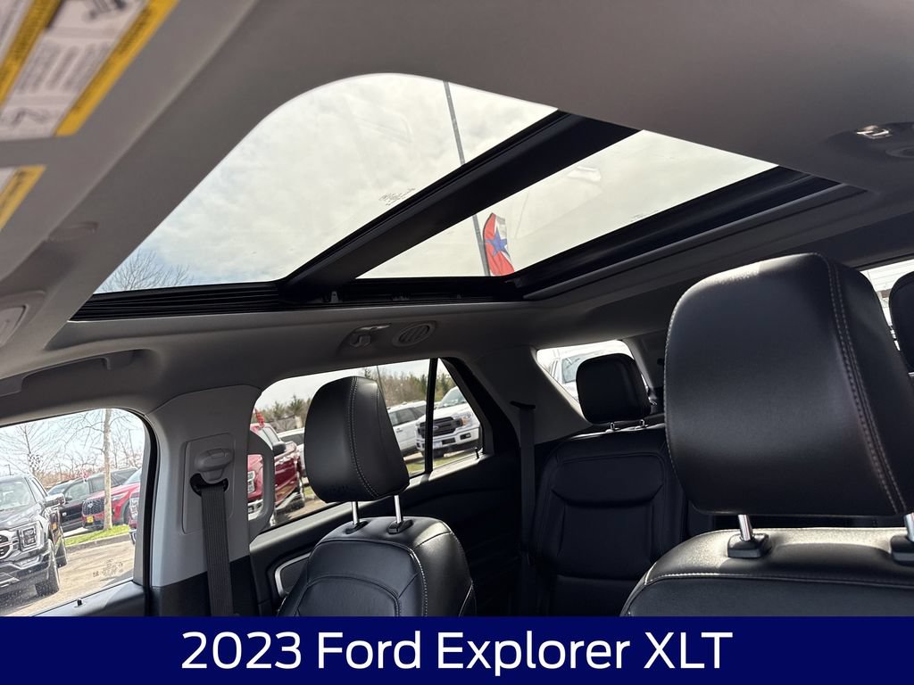 Certified 2023 Ford Explorer XLT w/ Equipment Group 202A AWD/4WD image 19