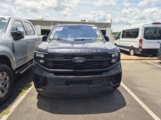 Certified 2025 Ford Expedition Active RWD image 3