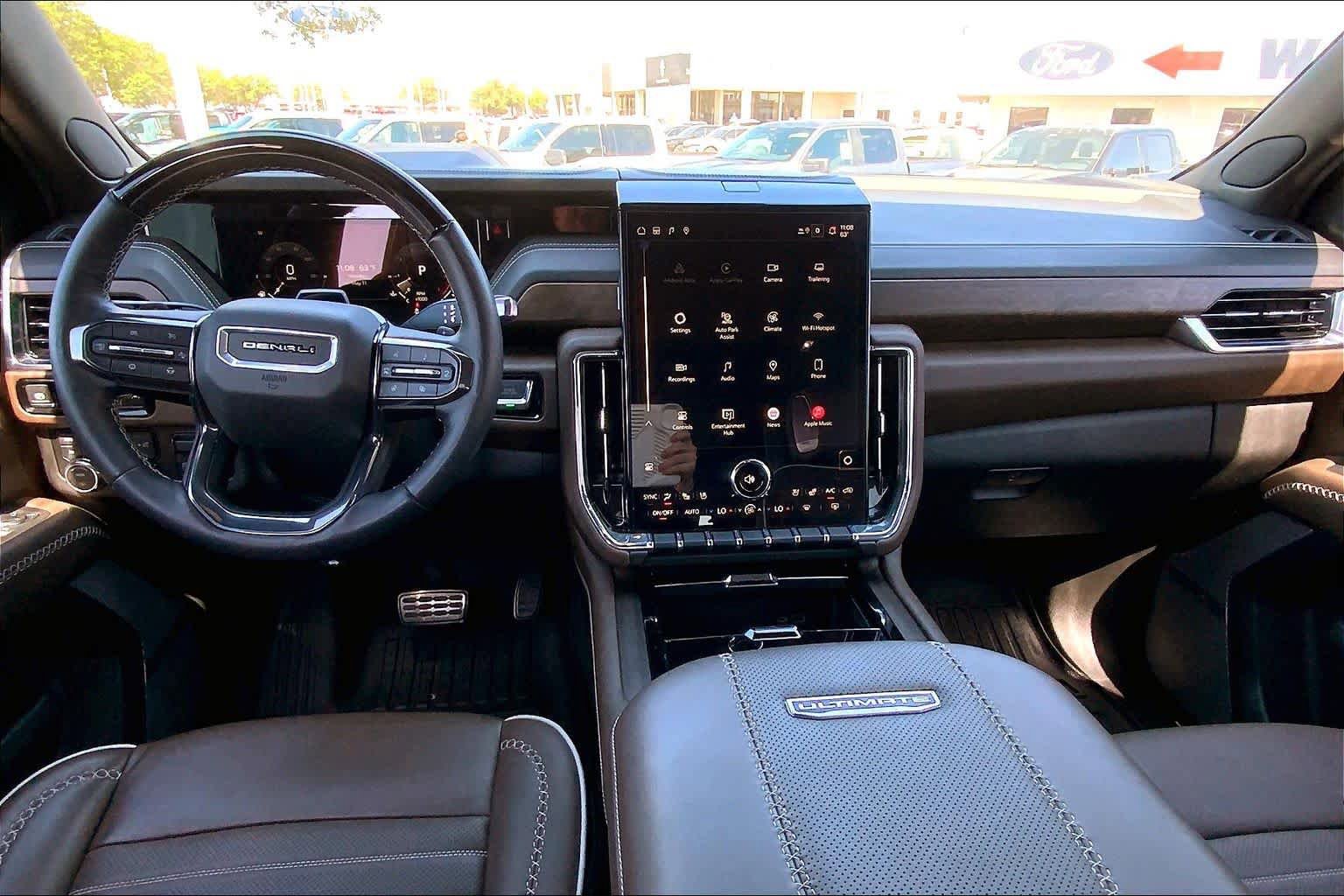 Used 2025 GMC Yukon Denali Ultimate AWD/4WD image 16