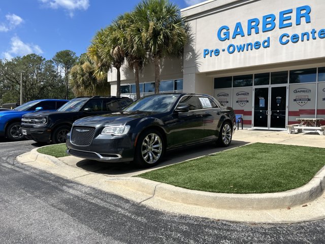 Used 2019 Chrysler 300 Touring L w/ Quick Order Package 22F RWD image 12