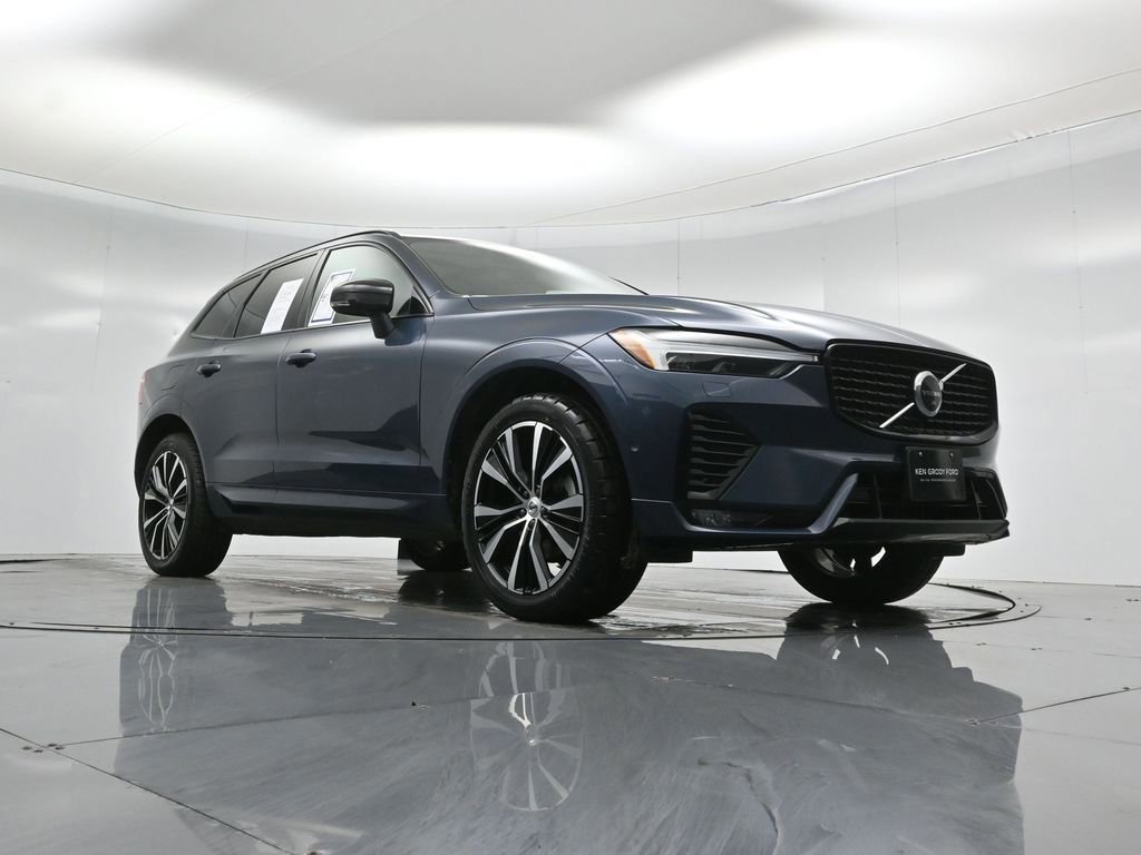 Used 2023 Volvo XC60 B5 Plus image 5
