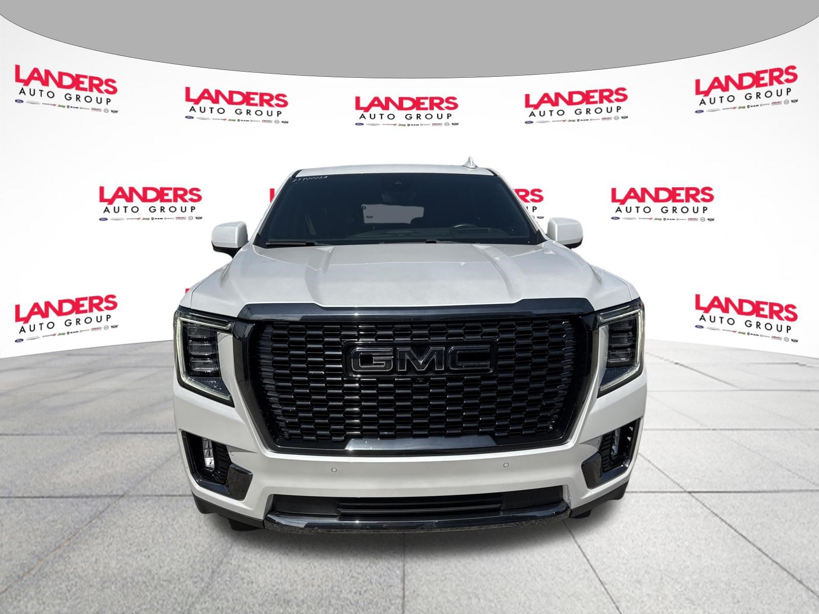 Used 2023 GMC Yukon XL Denali Ultimate w/ LPO, Floor Liner Package AWD/4WD image 8