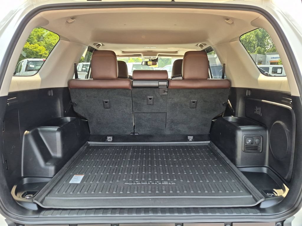 Used 2023 Toyota 4Runner Limited AWD/4WD image 34