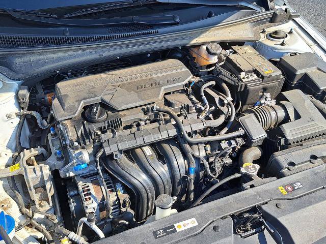 Used 2025 Hyundai Elantra SEL FWD image 16