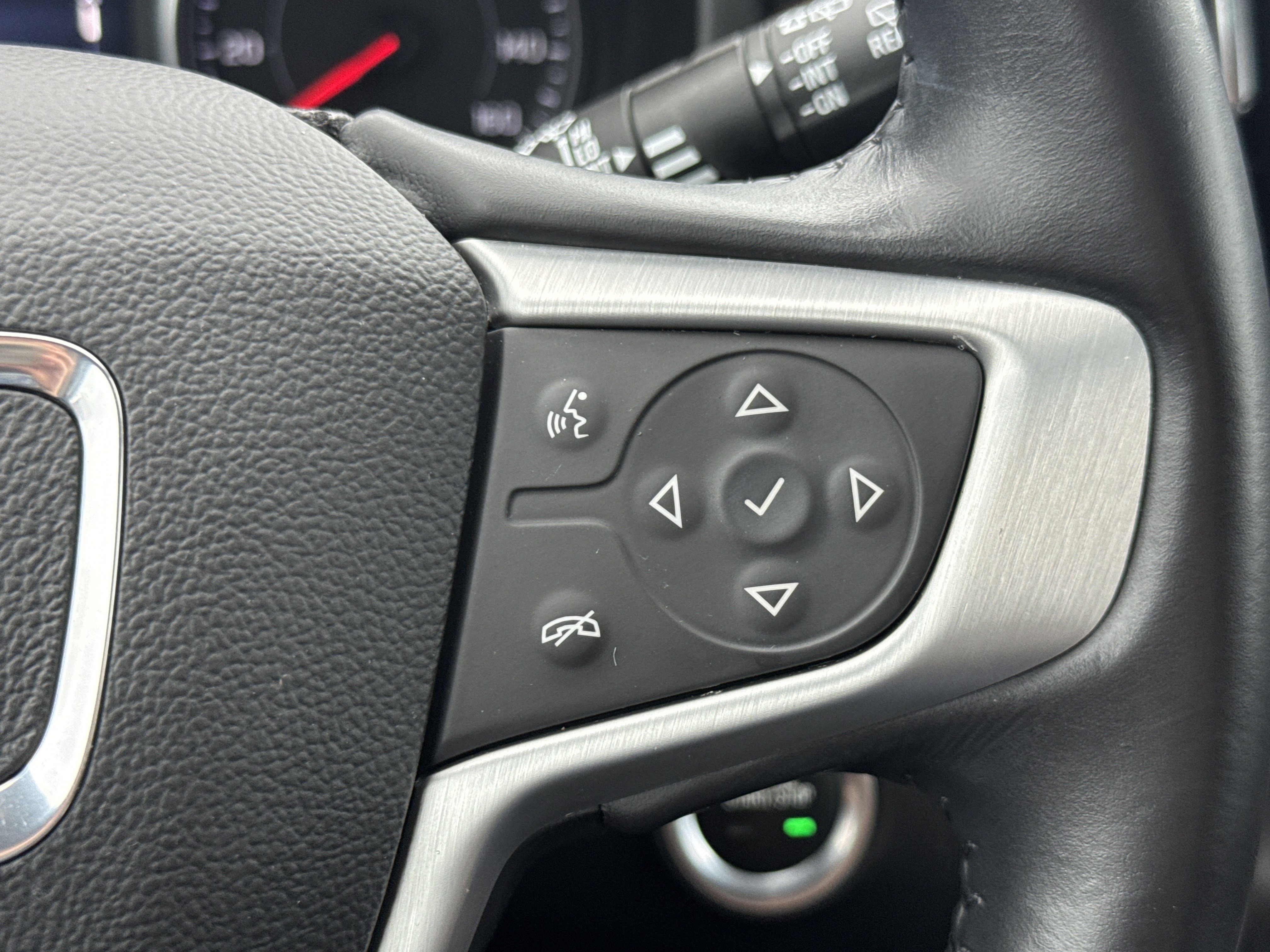 Used 2021 GMC Terrain SLE w/ Driver Convenience Package FWD image 17