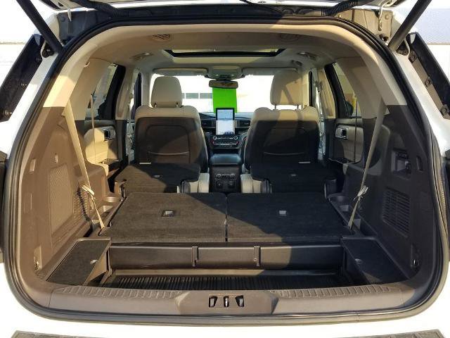 Certified 2020 Ford Explorer Platinum w/ Premium Technology Package image 9
