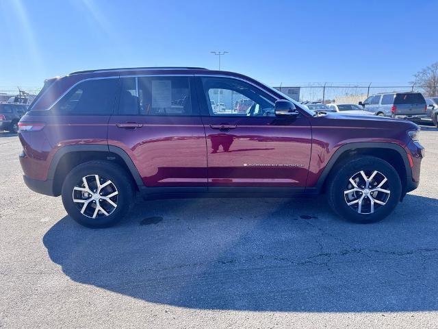 Used 2023 Jeep Grand Cherokee Limited image 7