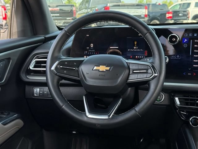 Used 2025 Chevrolet Traverse LT AWD/4WD image 7