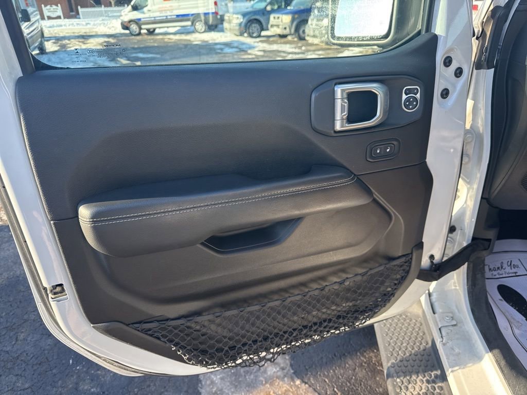 Used 2020 Jeep Wrangler Unlimited Sahara image 15