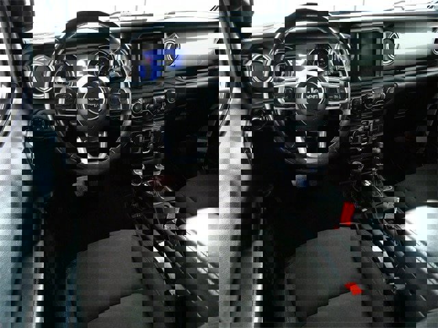 Used 2018 Jeep Wrangler Unlimited Sahara image 8