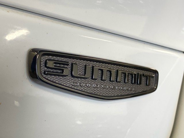 Used 2023 Jeep Grand Cherokee L Summit AWD/4WD image 8