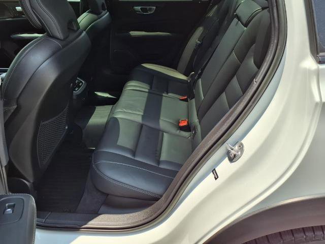 Used 2023 Volvo V60 B5 Cross Country Ultimate w/ Climate Package image 8