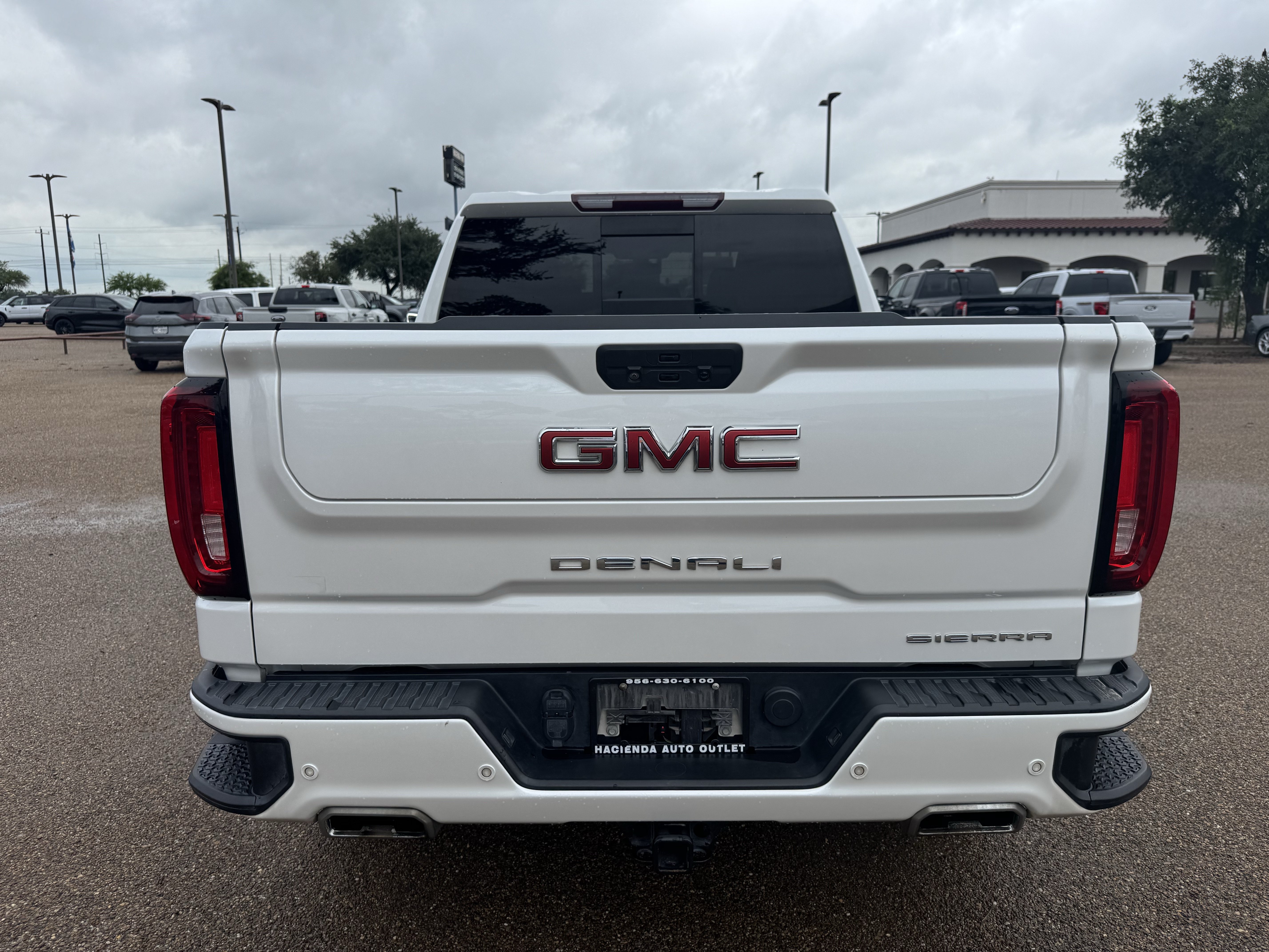 Used 2022 GMC Sierra 1500 Denali RWD image 3