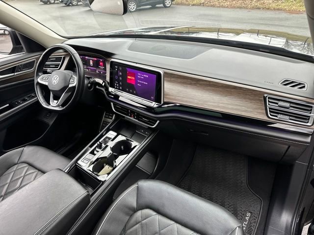 Used 2024 Volkswagen Atlas SEL Premium R-Line image 31