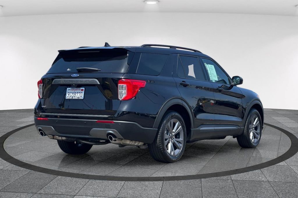 Certified 2023 Ford Explorer XLT w/ Equipment Group 202A RWD image 5