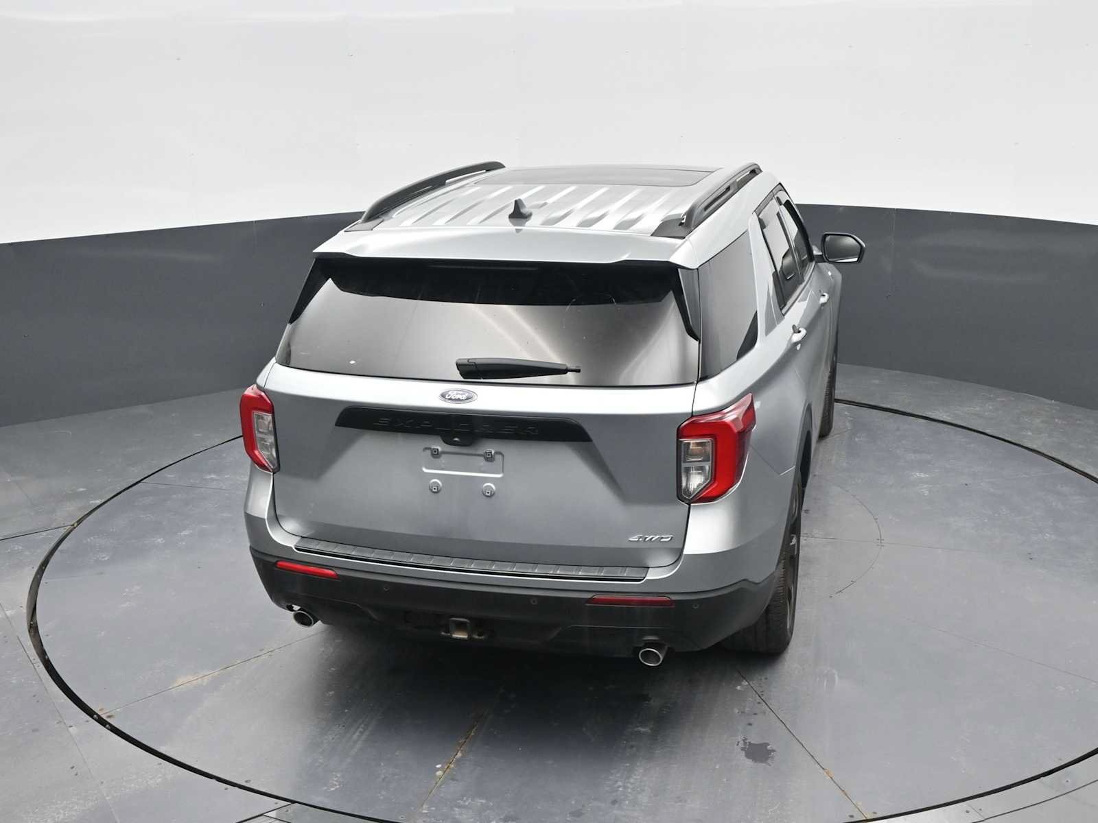 Certified 2024 Ford Explorer ST-Line w/ Class IV Trailer Tow Package AWD/4WD image 31