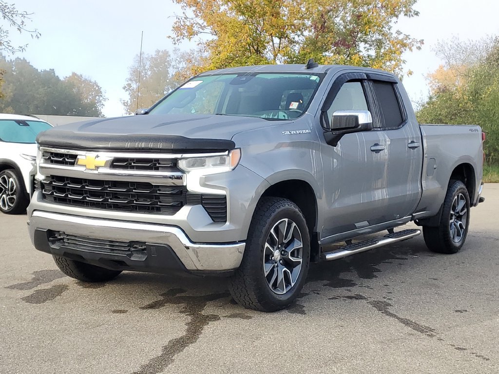 Used 2023 Chevrolet Silverado 1500 LT AWD/4WD image 2