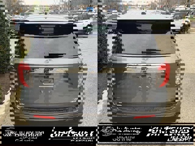 Certified 2022 Ford Explorer XLT w/ Equipment Group 202A image 4