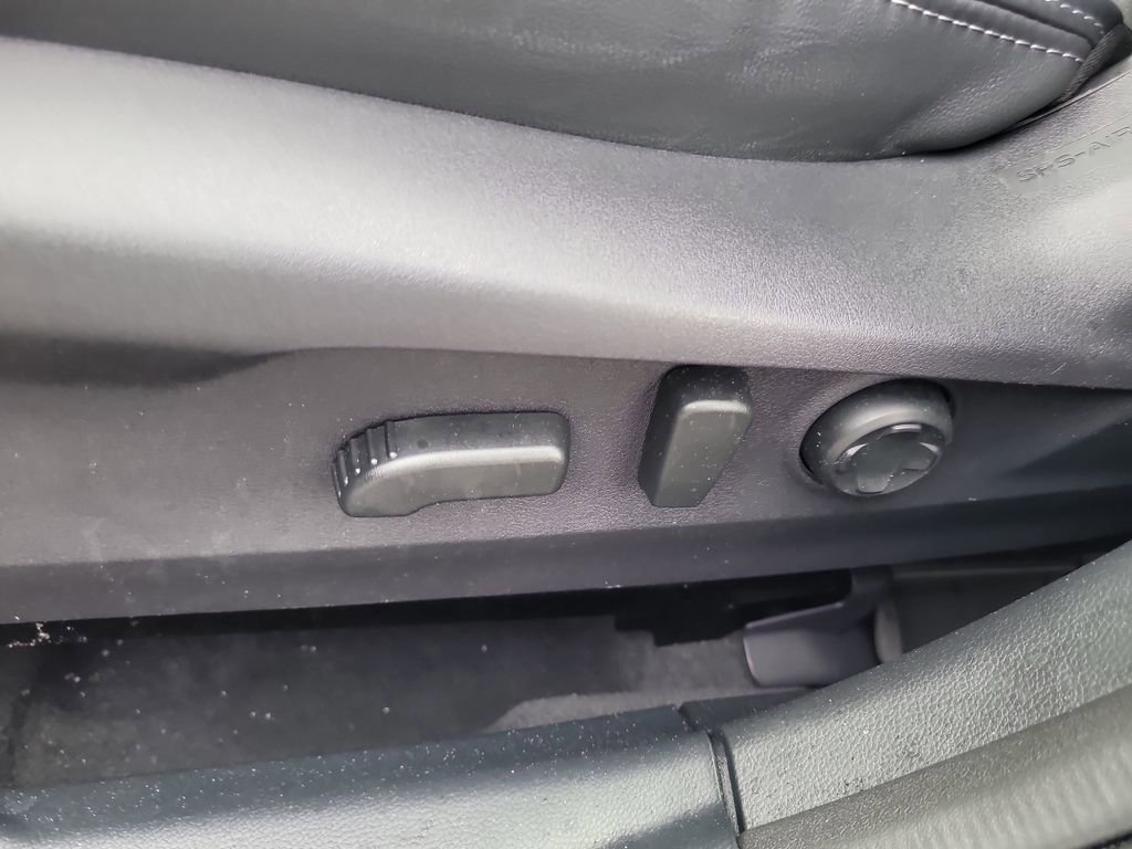 Used 2025 Subaru Outback Limited image 19