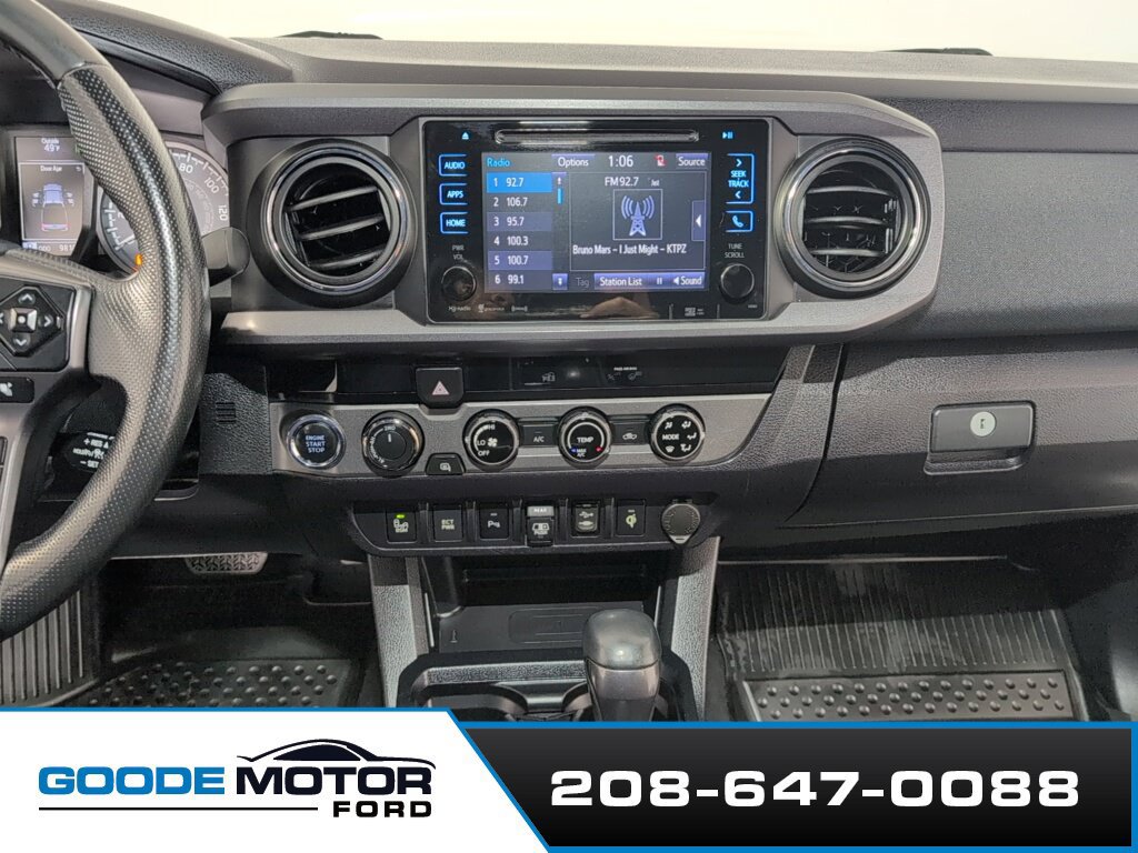 Used 2018 Toyota Tacoma TRD Sport w/ Technology Package AWD/4WD image 16