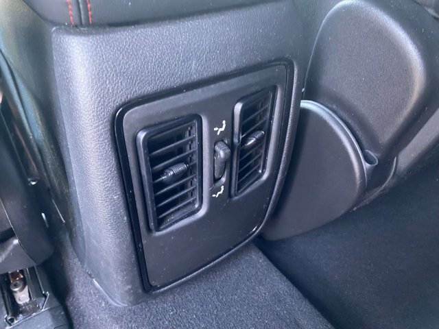 Used 2025 Dodge Durango GT RWD image 13