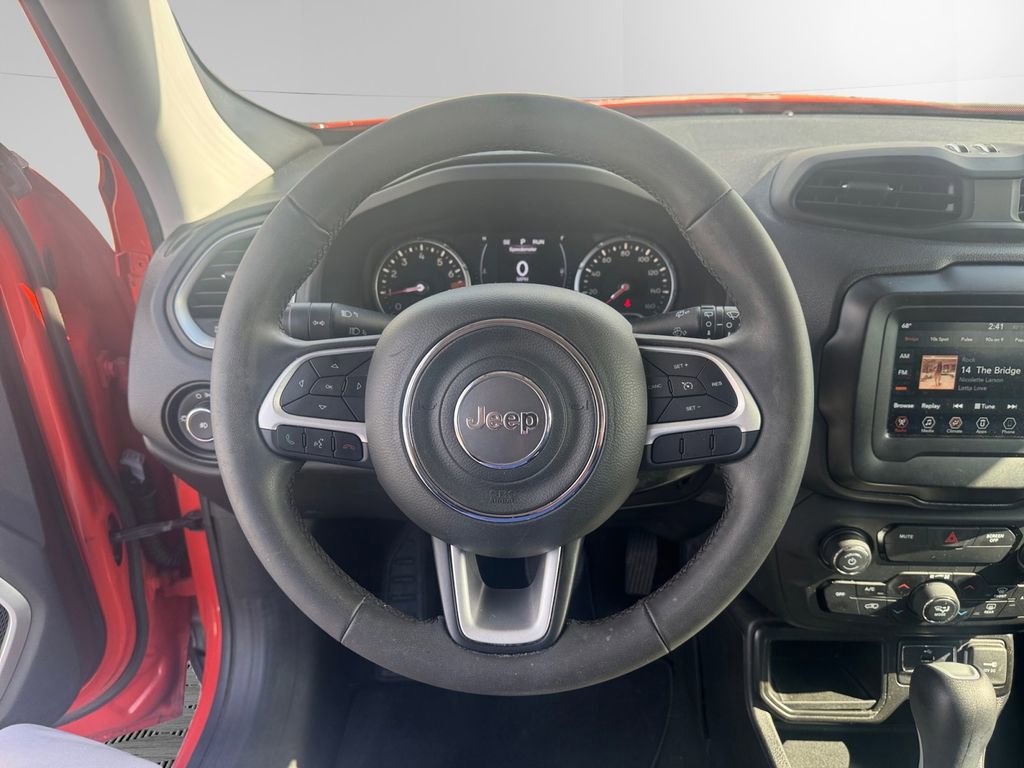 Used 2020 Jeep Renegade Latitude w/ Popular Equipment Group image 12