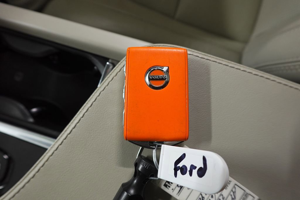 Used 2023 Volvo XC90 B6 Ultimate w/ Protection Package Premier image 33