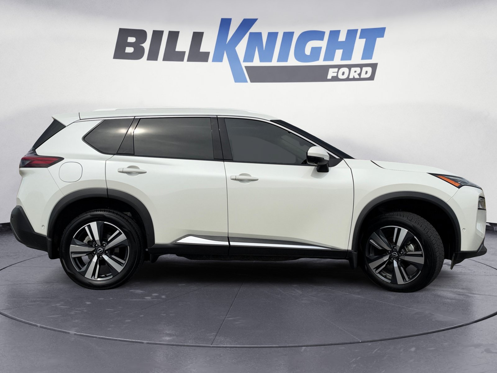 Used 2023 Nissan Rogue SL w/ SL Premium Package FWD image 6