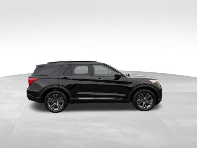 Certified 2022 Ford Explorer XLT w/ Equipment Group 202A AWD/4WD image 6